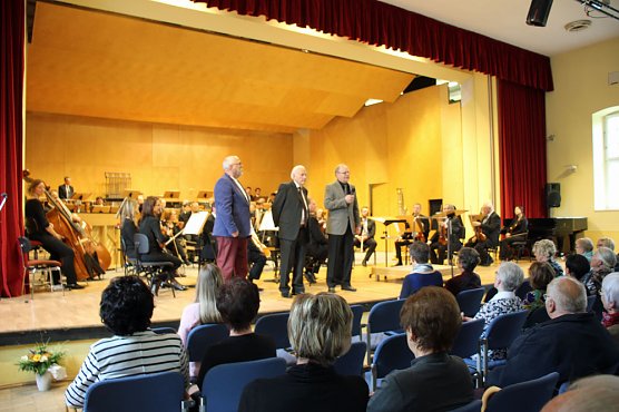 "Vergn&uuml;gliche Reise" beim 20. Mieterkonzert (Foto: Karl-Heinz Herrmann)