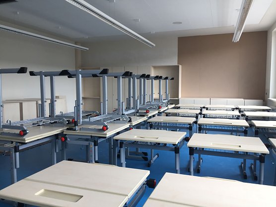 Besuch des neuen Gymnasiums in Bad Frankenhausen (Foto: Landratsamt Kyffhäuserkreis) Besuch des neuen Gymnasiums in Bad Frankenhausen (Foto: Landratsamt Kyffhäuserkreis)