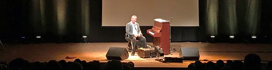 Rainald Grebe erstmals unter Tage (Foto: Erlebnisbergwerk Sondershausen)