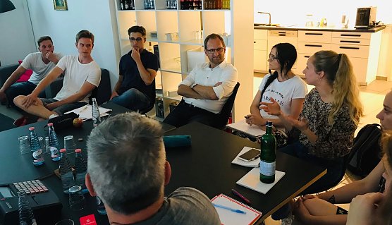 Gruppenbesprechung (Foto: privat)