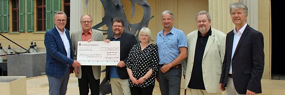 Spende f&uuml;r F&ouml;rderverein Loh-Orchester Sondershausen (Foto: Karl-Heinz Herrmann)