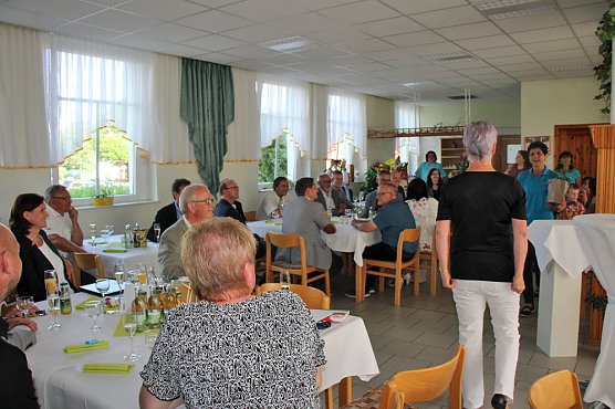 In den verdienten Ruhestand verabschiedet (Foto: Karl-Heinz Herrmann)