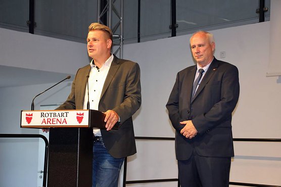 Fu&szlig;baller geehrt (Foto: Karl-Heinz Herrmann)