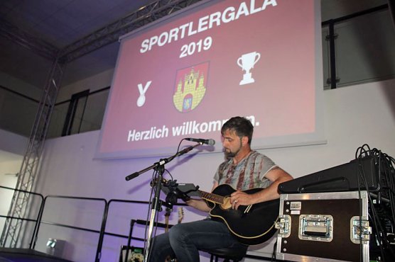 Fu&szlig;baller geehrt (Foto: Karl-Heinz Herrmann)