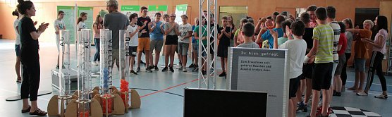 &Uuml;ber Gefahren von Alkohol und Tabak informieren (Foto: Karl-Heinz Herrmann)