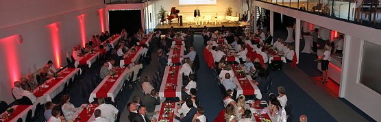 Lockere Gespr&auml;chsrunden zum Jubil&auml;um (Foto: Karl-Heinz Herrmann)