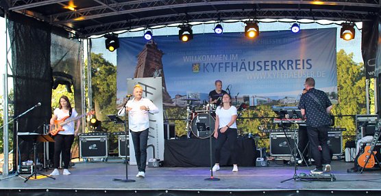 Feierlicher Abschluss beim B&uuml;rgerfest (Foto: Karl-Heinz Herrmann)