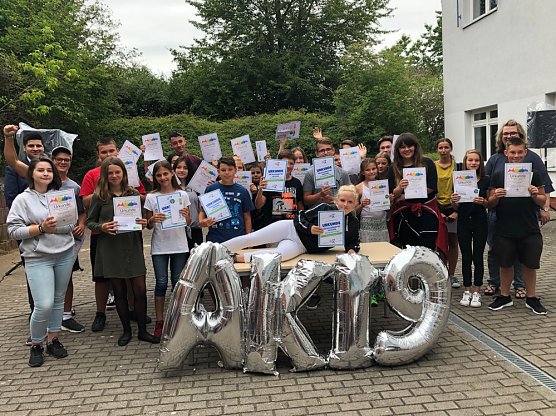 Auszeichnungen in der Borlachschule (Foto: Freundeskreis Borlachschule)
