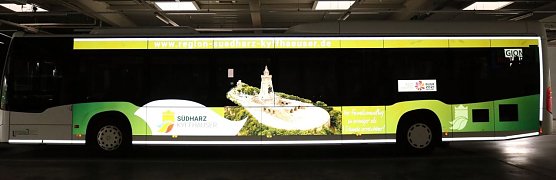 Werbung per Leuchtbus - drei Jahre lang wird der Tourismusverband S&uuml;dharz-Kyffh&auml;user in der Region Leipzig per Bus um mehr G&auml;ste werben (Foto: Pressestelle Landratsamt Nordhausen)