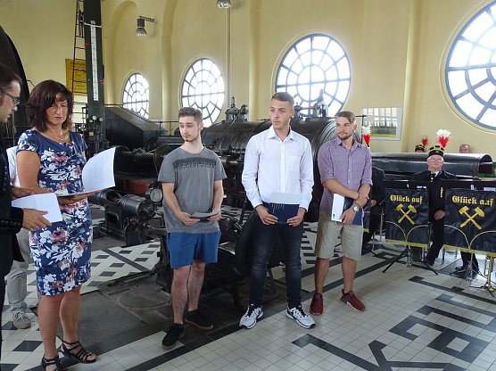 Bergbautechnologen beendeten Ausbildung (Foto: GSES)