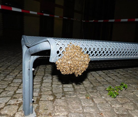 Ein hei&szlig;er Stuhl � diesmal nicht zu empfehlen! (Foto: Peter Zimmer)