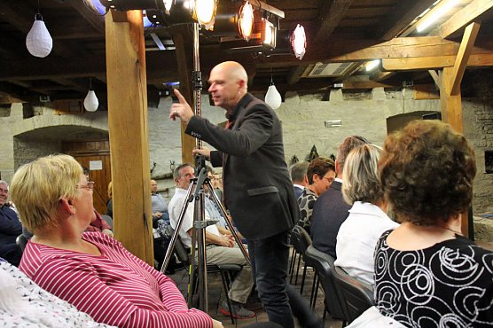 H&ouml;rmal im Denkmal (Foto: Karl-Heinz Herrmann)