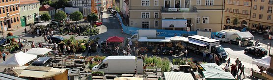 Pflanzen und Menschen in H&uuml;lle und F&uuml;lle (Foto: Karl-Heinz Herrmann)