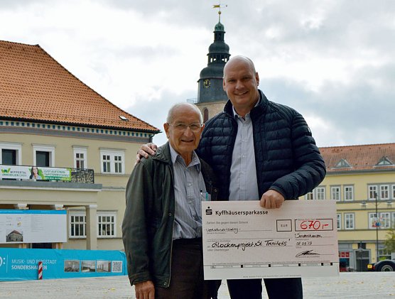 Glockenprojekt erh&auml;lt Spende (Foto: Stadt Sondershausen)