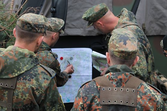 Versorgungsbataillon 131 auf dem Truppen&uuml;bungsplatz (Foto: Bundeswehr)