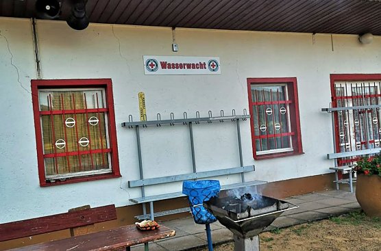 Letztes Abbaden am Bebraer Teich (Foto: privat) Letztes Abbaden am Bebraer Teich (Foto: privat)