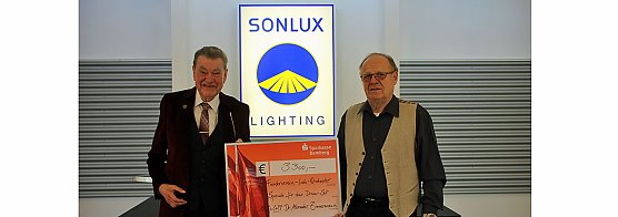 Spende f&uuml;r Loh-Orchester und neuste Technologien (Foto: Karl-Heinz Herrmann)