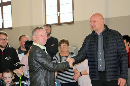 Halle rechtzeitig zur Kirmes eingeweiht (Foto: Karl-Heinz Herrmann)