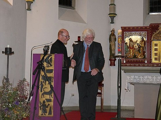 " Vom Kreuz...zum Licht" (Foto: J&uuml;rgen Kieper)