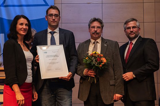 Hervorragende Ausbildungsbetriebe 2019 (Foto: IHK) Hervorragende Ausbildungsbetriebe 2019 (Foto: IHK)