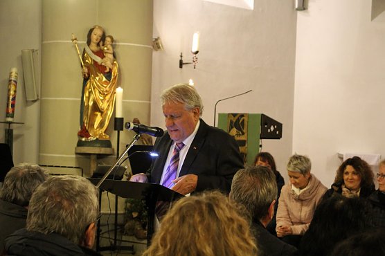 Friedensgebet mit Friedensmarsch (Foto: Karl-Heinz Herrmann)