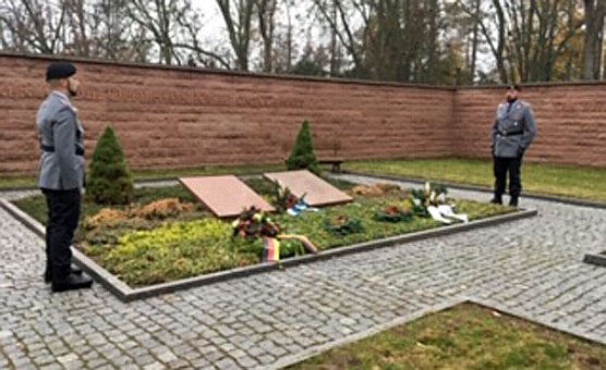 Volkstrauertag in Artern (Foto: Gerlinde Schilling)