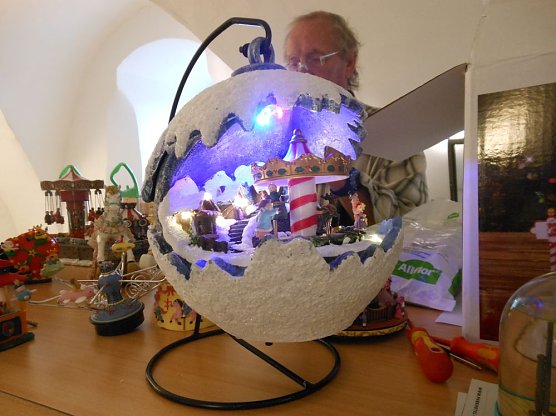 Schneekugeln selbst gebastelt (Foto: Regionalmuseum Bad Frankenhausen) Schneekugeln selbst gebastelt (Foto: Regionalmuseum Bad Frankenhausen)