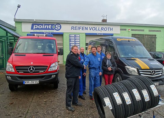 Reifenspende f&uuml;r Freiwillige Feuerwehr (Foto: Stadtbrandmeister Bad Frankenhausen)
