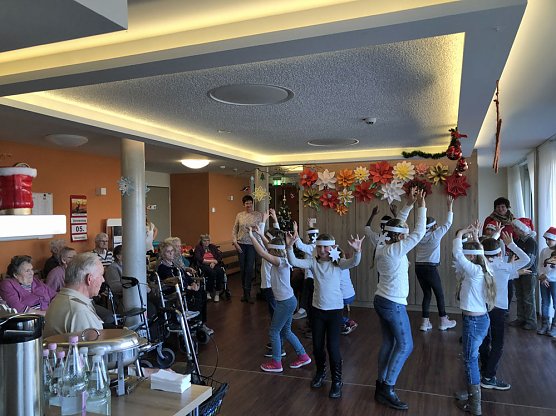 Eine besinnliche Weihnachtsfeier der Generationen (Foto: Mandy Spiegelberg)