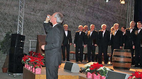 Zwei Mal Ehrenarschleder verliehen (Foto: Karl-Heinz Herrmann)