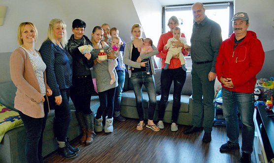 Spendenerlös an Mutter-Kind-Wohngruppe (Foto: Stadt Sondershausen) Spendenerlös an Mutter-Kind-Wohngruppe (Foto: Stadt Sondershausen)