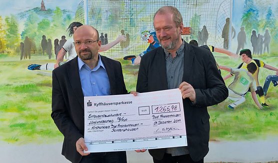 Scheckübergabe Suppenprojekt (Foto: Suptur Bad Frankenhausen) Scheckübergabe Suppenprojekt (Foto: Suptur Bad Frankenhausen)