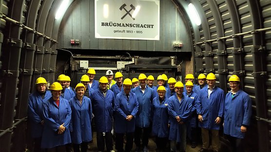 Ausschusssitzung unter Tage (Foto: Landratsamt Kyffhäuserkreis) Ausschusssitzung unter Tage (Foto: Landratsamt Kyffhäuserkreis)