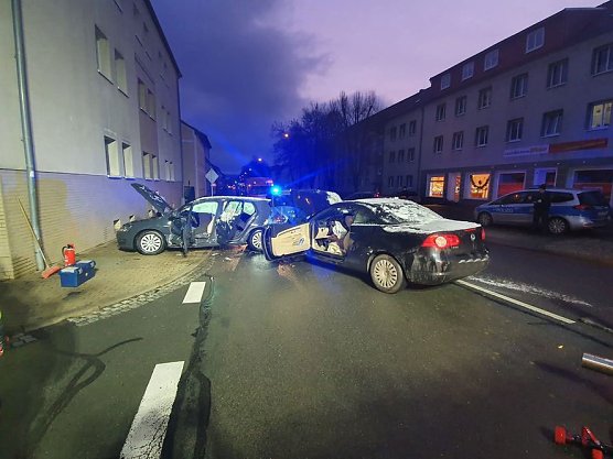 Zwei Verletzte nach Unfall (Foto: Silvio Dietzel) Zwei Verletzte nach Unfall (Foto: Silvio Dietzel)