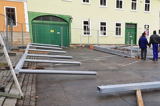 Dachmontage vorfristig begonnen (Foto: Karl-Heinz Herrmann)