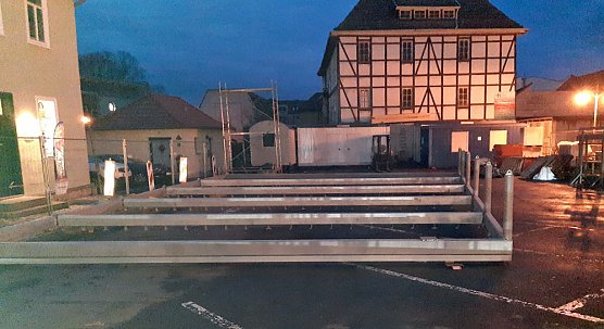 Dachmontage vorfristig begonnen (Foto: Karl-Heinz Herrmann)