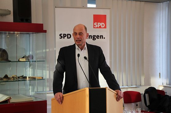 Vom SPD Kyffh&auml;userkreis berichtet (Foto: Karl-Heinz Herrmann)