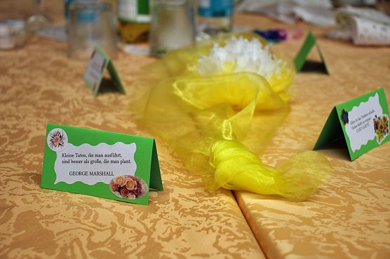 Ein Toast aufs neue Jahr (Foto: Karl-Heinz Herrmann)