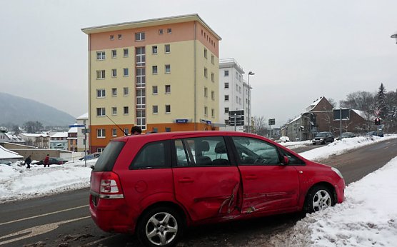 Unfall im Winter (Foto: Karl-Heinz Herrmann)