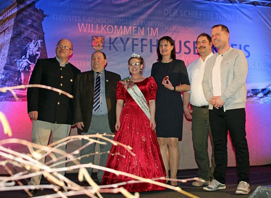 Gäste spendeten kräftig (Foto: Karl-Heinz Herrmann) Gäste spendeten kräftig (Foto: Karl-Heinz Herrmann)