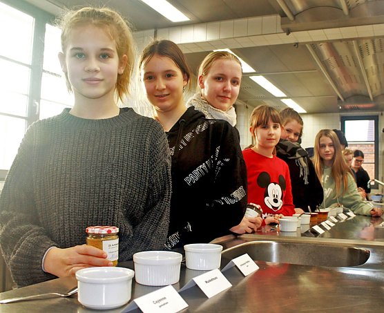 Sch&uuml;lerkochteam (Foto: Stadtwerke Sondershausen)
