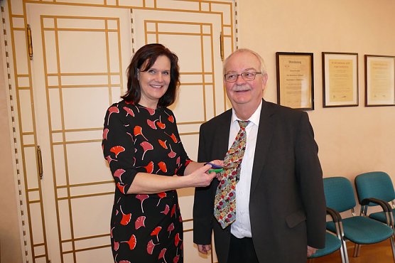 Weg war der Schlips (Foto: Landratsamt)