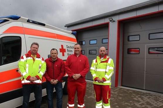 Neue Rettungswache übergeben (Foto: Karl-Heinz Herrmann) Neue Rettungswache übergeben (Foto: Karl-Heinz Herrmann)