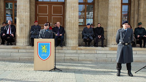 Zum 10. Mal auf dem Marktplatz in Sondershausen (Foto: Karl-Heinz Herrmann) Zum 10. Mal auf dem Marktplatz in Sondershausen (Foto: Karl-Heinz Herrmann)