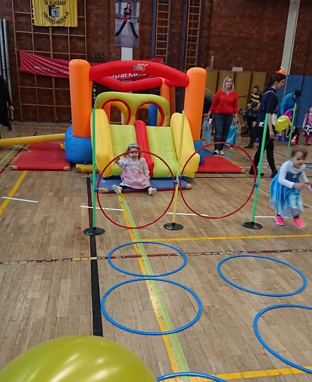 Was machen die Jüngsten im Turnen? (Foto: SV Glückauf Sondershausen) Was machen die Jüngsten im Turnen? (Foto: SV Glückauf Sondershausen)