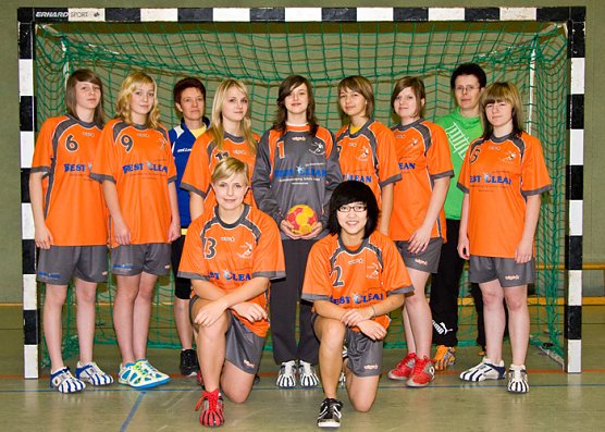 Neues Outfit bei Handballerinnen (Foto: David Barth)
