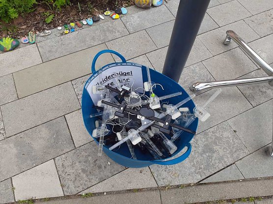 Mittwoch wieder Mitmacht&uuml;te abholen (Foto: Karl-Heinz Herrmann)