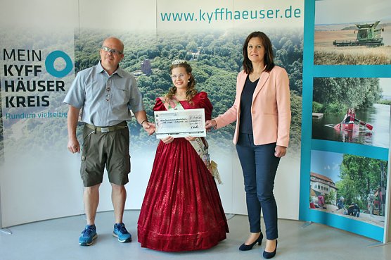 Spendenmittel aus Neujahrsempfang &uuml;bergeben (Foto: Karl-Heinz Herrmann)