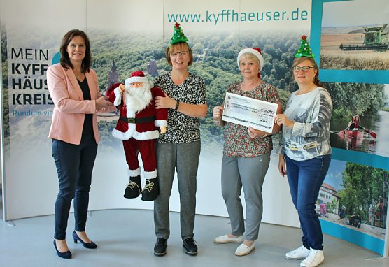 Spendenmittel aus Neujahrsempfang &uuml;bergeben (Foto: Karl-Heinz Herrmann)