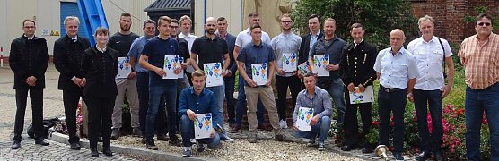 Bergbautechnologen erhielten Zeugnisse (Foto: Birgit Jung)